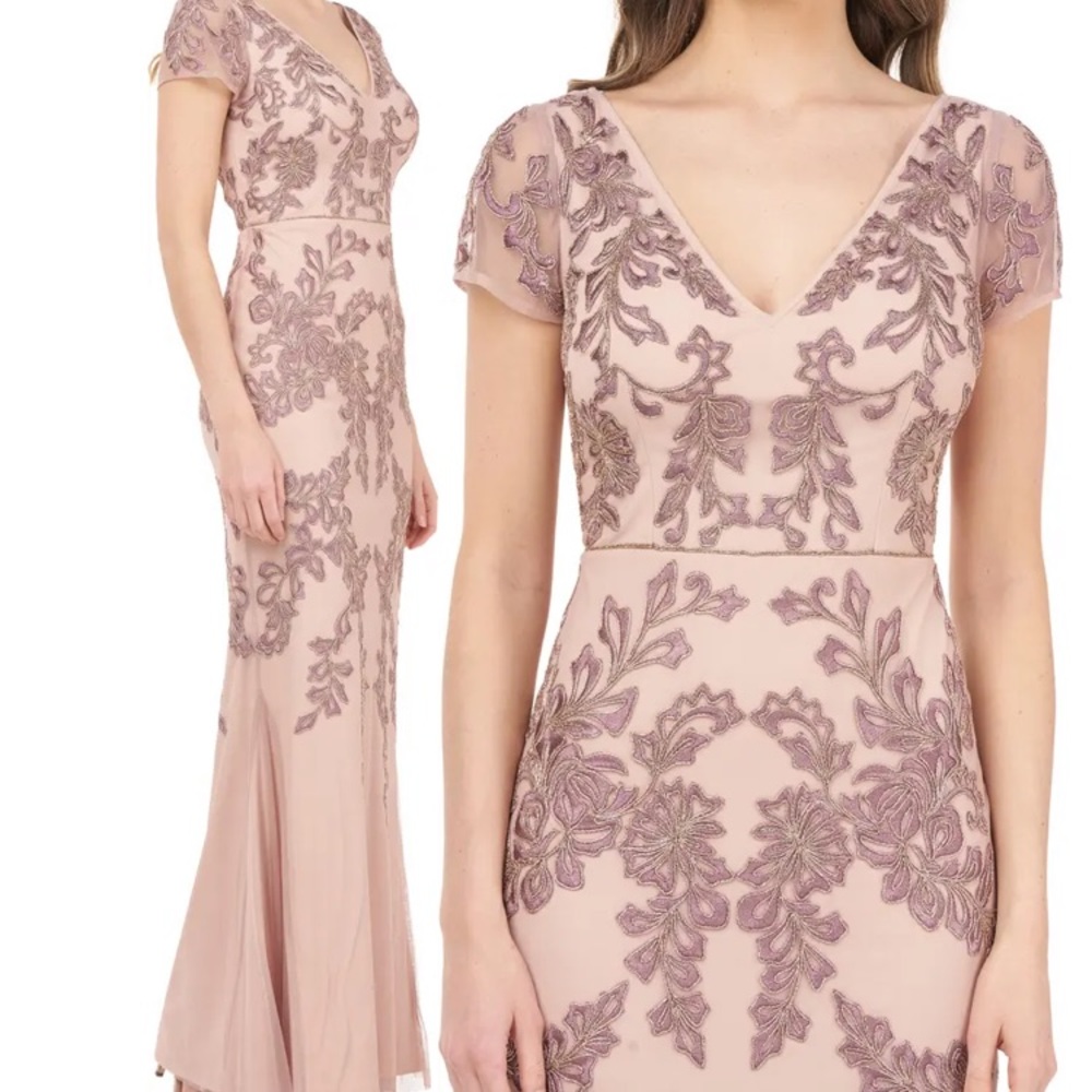 NWT JS Collections Embroidered Appliqué Blush V-Neck Mermaid Gown